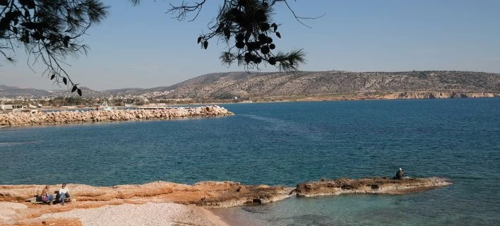 Βρέθηκε όπλο μέσα στη θάλασσα στη Βουλιαγμένη